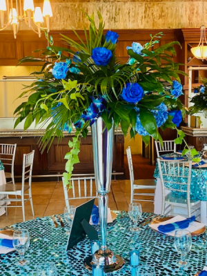 Blue Bayou Reception Centerpiece in Summerville, SC | The Tilted Tulip Blue Bayou Reception Centerpiece in Summerville, SC | The Tilted Tulip