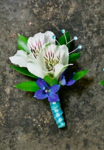 BLUE CARIBBEAN BOUTONNIERE in Davis, CA | STRELITZIA FLOWER CO. BLUE CARIBBEAN BOUTONNIERE in Davis, CA | STRELITZIA FLOWER CO.