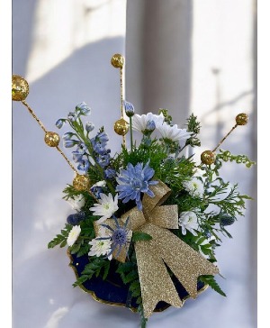 Blue Holiday Centerpiece (LGOE)