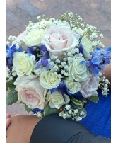 Blue Hue Handheld Bouquet