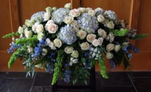 Blue Hydrangea Casket Spray in Mechanicsburg, PA | Garden Bouquet Blue Hydrangea Casket Spray in Mechanicsburg, PA | Garden Bouquet
