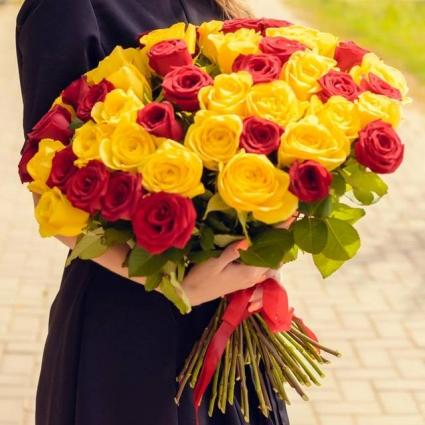 Yellow red roses 
