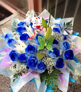 Blue Roses Bouquet Hongkong Style