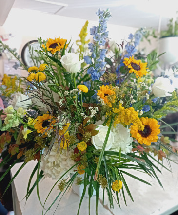 Blue, Yellow and White Sympathy Arrangement Designer's Choice in Glastonbury, CT | THE FLOWER DISTRICT Blue, Yellow and White Sympathy Arrangement Designer's Choice in Glastonbury, CT | THE FLOWER DISTRICT