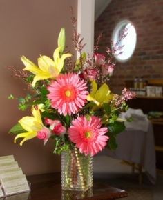 SPRING SUNSHINE Bouquet in a Vase