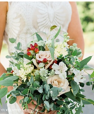 blush and berries Bouquet