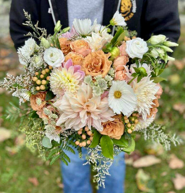 Champagne Bouquet A bridal bouquet of nude, blush, champagne, and cream. in Westport, MA | AMBER ROSE FLORAL DESIGN Champagne Bouquet A bridal bouquet of nude, blush, champagne, and cream. in Westport, MA | AMBER ROSE FLORAL DESIGN