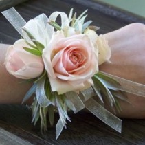 Blush roses wristlet Corsage