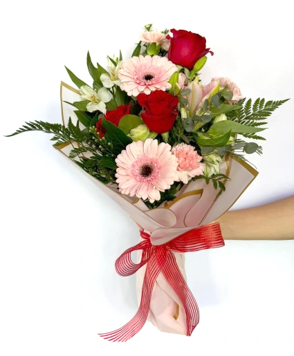 BLUSHING ENDEARMENT HAND BOUQUET