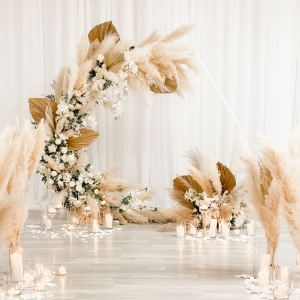 Bohemian Pampas Arch Backdrop Ceremony Flowers in Port Dover, ON | Upsy Daisy Floral Studio Bohemian Pampas Arch Backdrop Ceremony Flowers in Port Dover, ON | Upsy Daisy Floral Studio