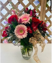 BOLD BEAUTY VASE ARRANGEMENT