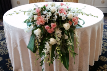 Helena Sweetheart table arrangement
