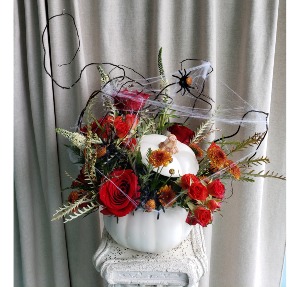 BOO KAY HALLOWEEN FLOWER ARRANGEMENT