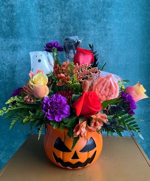 BOO-TIFUL TREATS FLOWER ARRANGEMENT