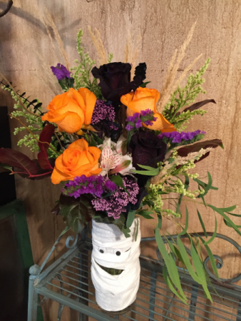 Boooooootiful Black & Orange Roses
