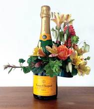 Bottle Bouquet Bouquet of Flowers in Saint Charles, IL | Becky's Bouquets Bottle Bouquet Bouquet of Flowers in Saint Charles, IL | Becky's Bouquets