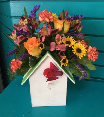 Bountiful birdhouse planter