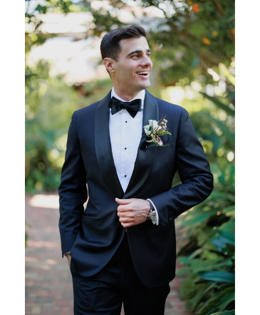 Bountiful Boutonniere Boutonniere in Darien, CT | DARIEN FLOWERS