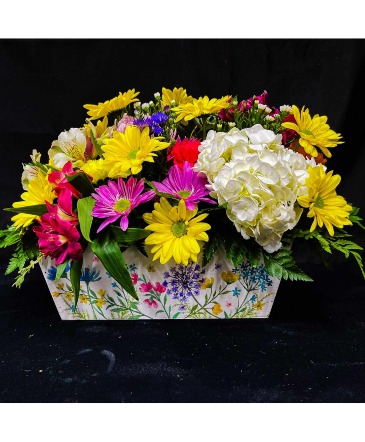Bountiful Box Mother's Day in Vermillion, SD | Pied Piper Vermillion Flowers & Gifts