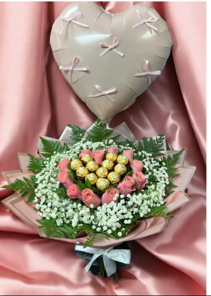 Bouquet of 12 red roses