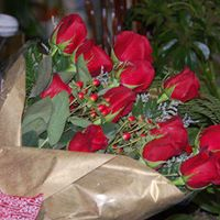 Bouquet of 12 Red Roses Hand tied