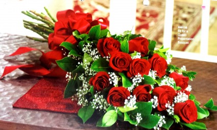 bouquet of 12 roses 