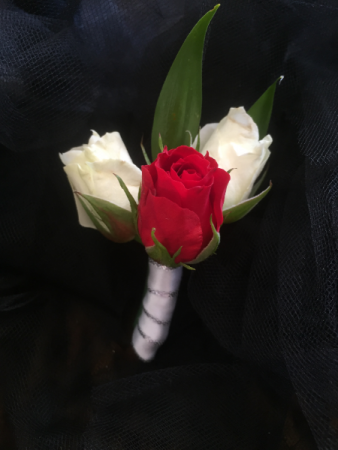 Red/White Boutonniere