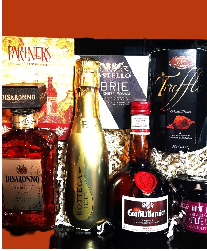 COMFORT AND JOY   Celebrating friends and loved ones.