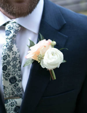 Boutonnières in Oakville, ON | ANN'S FLOWER BOUTIQUE-Wedding & Event Florist Boutonnières in Oakville, ON | ANN'S FLOWER BOUTIQUE-Wedding & Event Florist