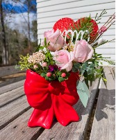 Bow Love  Premium bow vase w/roses and mixed flowers