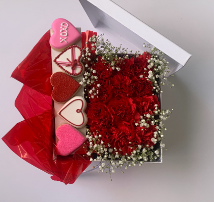 Box of Carnations and 5 cookies