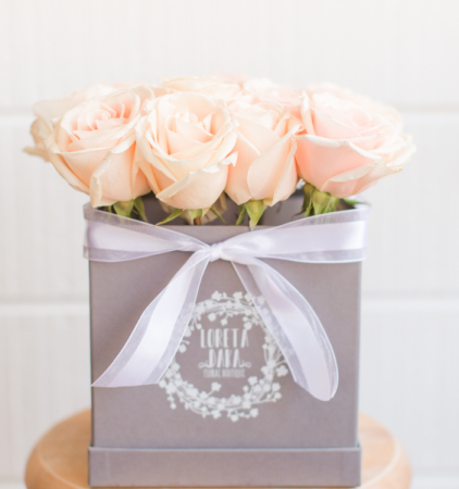 Box of Roses Dozen Peach and White 