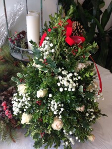 fresh floral arrangements for christmas