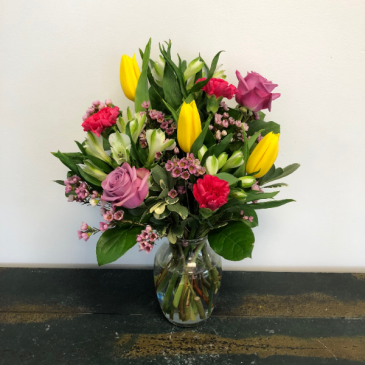 Breath of Fresh Air Vase Arrangement in Bluffton, SC | BERKELEY FLOWERS & GIFTS