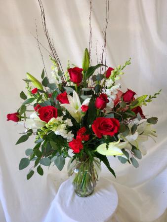 Breathtaking Vase Arrangement in Wilmore, KY | RACHEL'S ROSE GARDEN