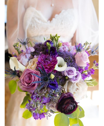Bridal Bouquet in Glastonbury, CT | THE FLOWER DISTRICT Bridal Bouquet in Glastonbury, CT | THE FLOWER DISTRICT
