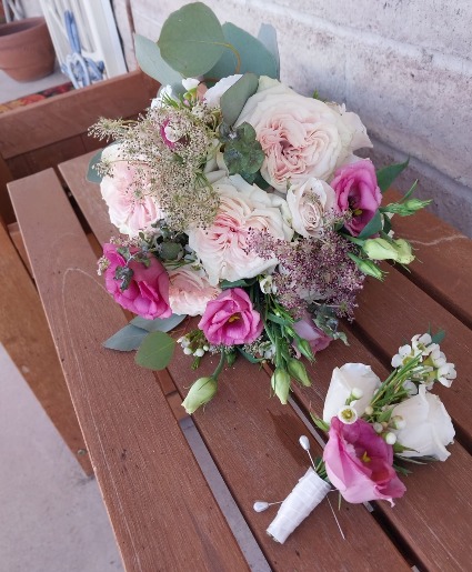 Bridal Bouquet and Matching Groom Bout 