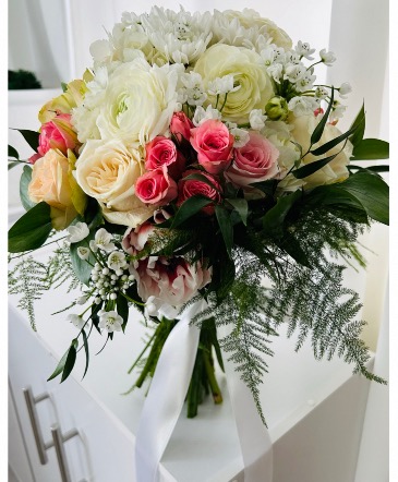 SOMETHING SWEET BOUQUET  Designer’s choice  in Bloomfield, CT | Kayla's Cut Flowers