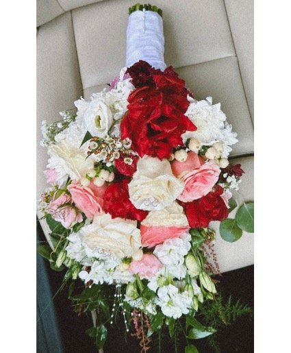 BRIDE  TO  BE  BRIDAL BOUQUET 
