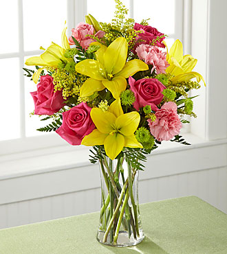 bright and cheerful vase arrangement