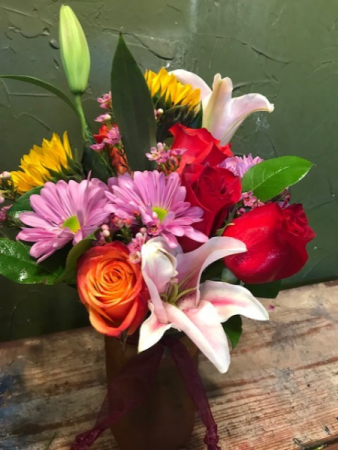 bright and sunny lillies/roses/and fillers