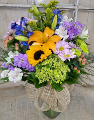 Bright & Colorul Floral Arrangement
