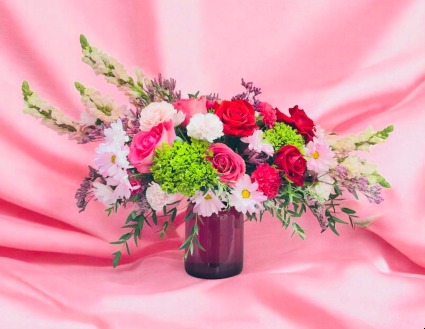 BRIGHT ROSE FLOWER ARRANGEMENT 