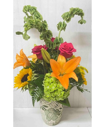 Brilliance   in Easton, MD | ROBINS NEST FLORAL AND GARDEN CENTER