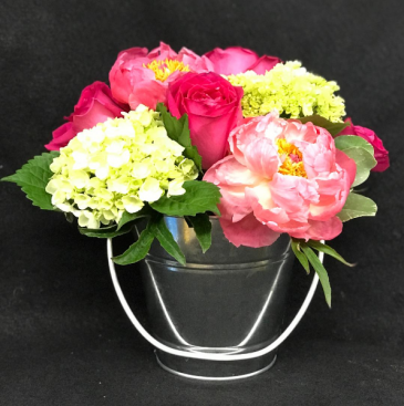 Bucket of Summer Galvinized Bucket