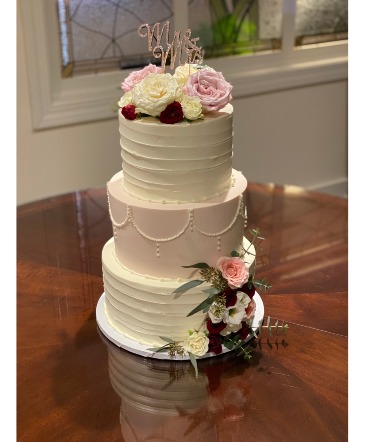 Cake Florals in Westport, MA | AMBER ROSE FLORAL DESIGN LLC Cake Florals in Westport, MA | AMBER ROSE FLORAL DESIGN LLC