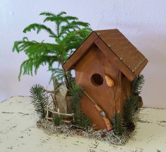 Caleb's Custom Birdhouse Planter - Hunting Birdhouse Planter