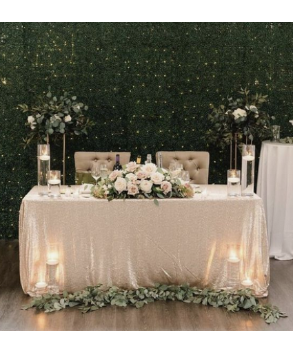 Candlelight sweetheart table 