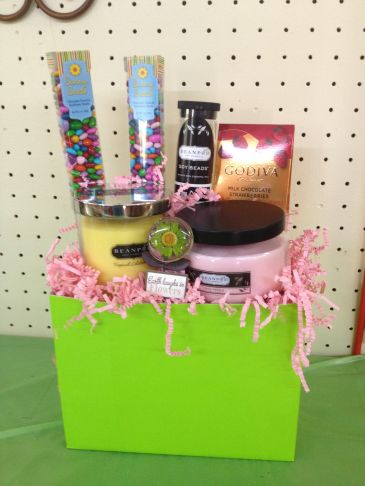 Candles & More Gourmet/Gift Basket in Eastman, GA | MARTHA SHELDON FLOWERS & EVENTS