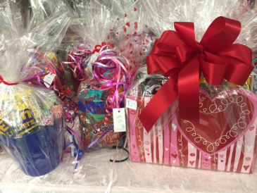 Candy Basket Candy in Tishomingo, OK | Sara's Heartfelt Flowers & Gifts